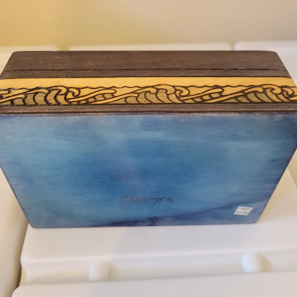 Wood box Dolphin Carving - made in Poland